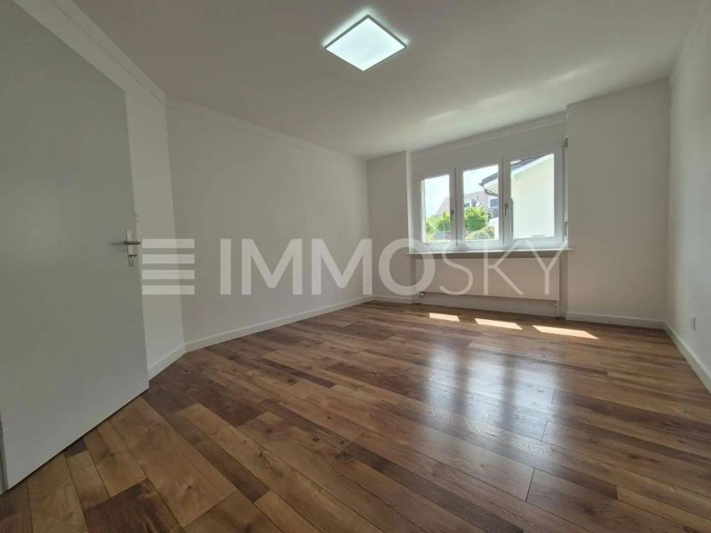 Appartamento moderno in posizione assolutamente tranquilla - Foto 4 di 7