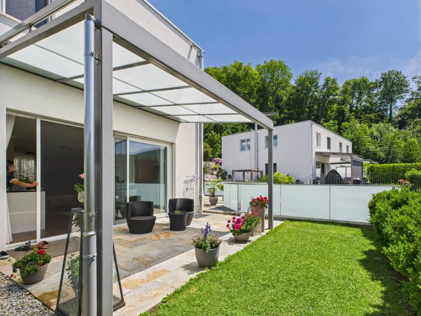 Maison individuelle moderne dans un bon emplacement - Photo 1 sur 15