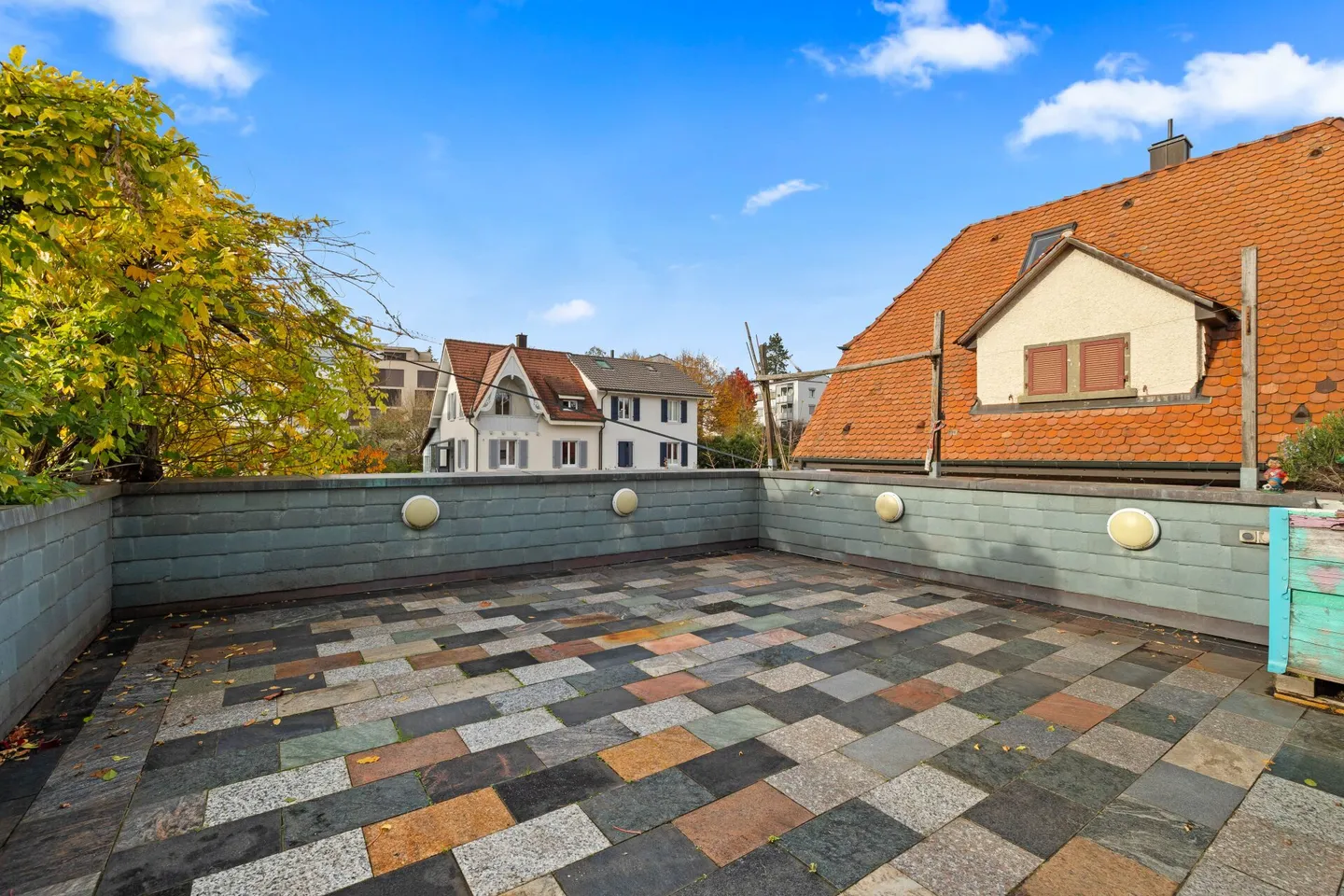 Charming and Potential-Filled Single-Family Home in Desirable Location (in Building Rights) - Photo 4 of 16