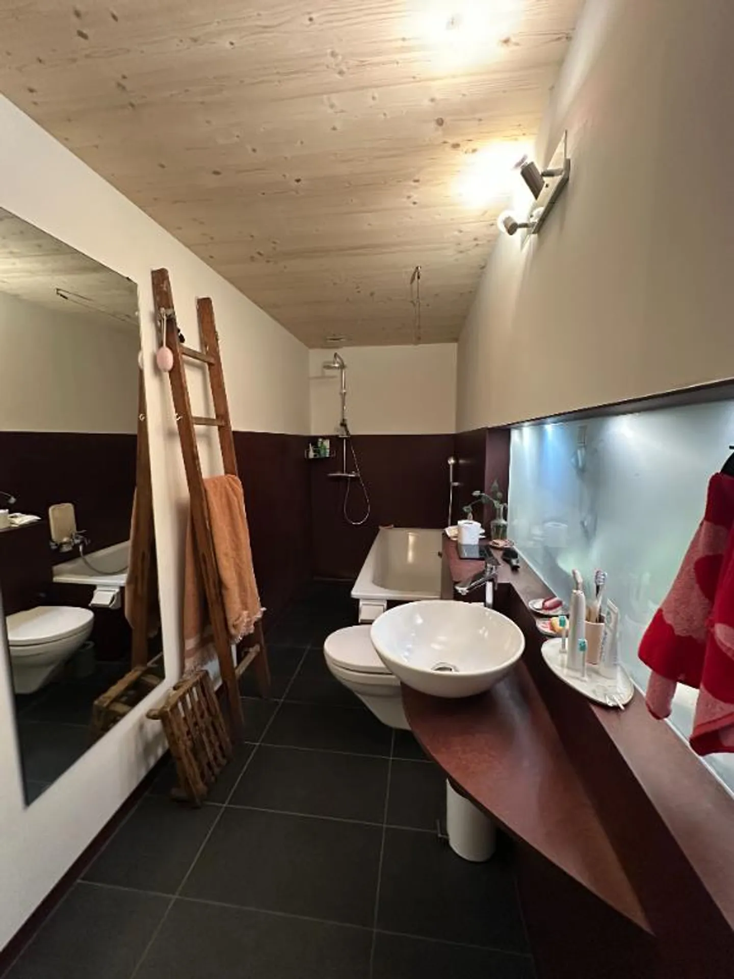 Beautiful attic apartment for subletting May-October 2026 - Photo 3 of 5