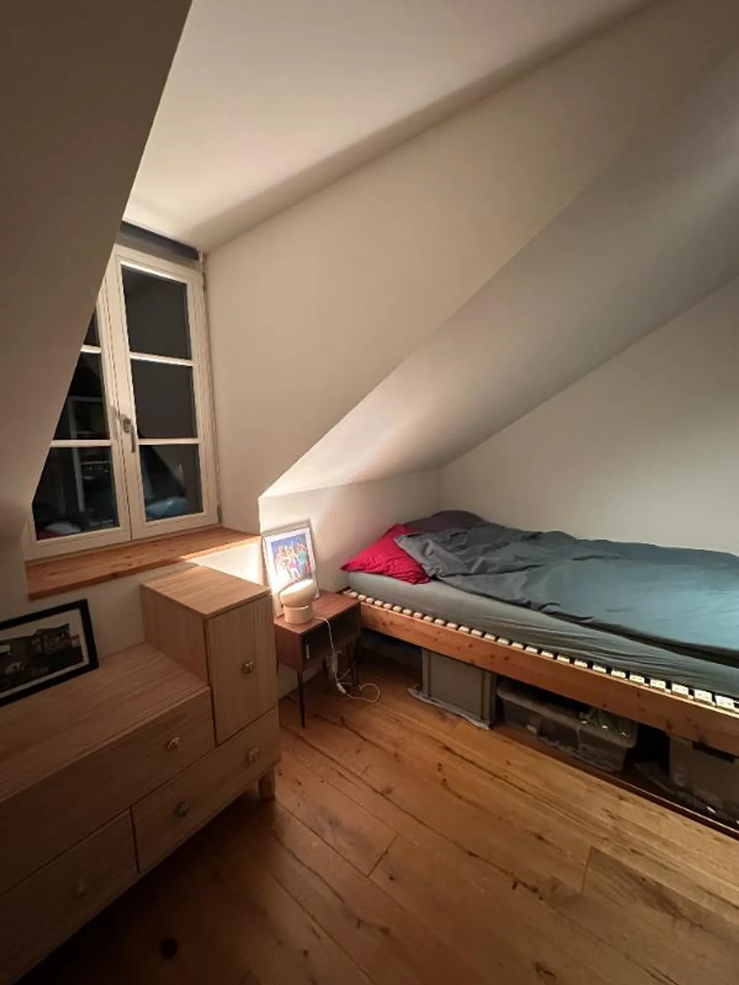Beautiful attic apartment for subletting May-October 2026 - Photo 4 of 5
