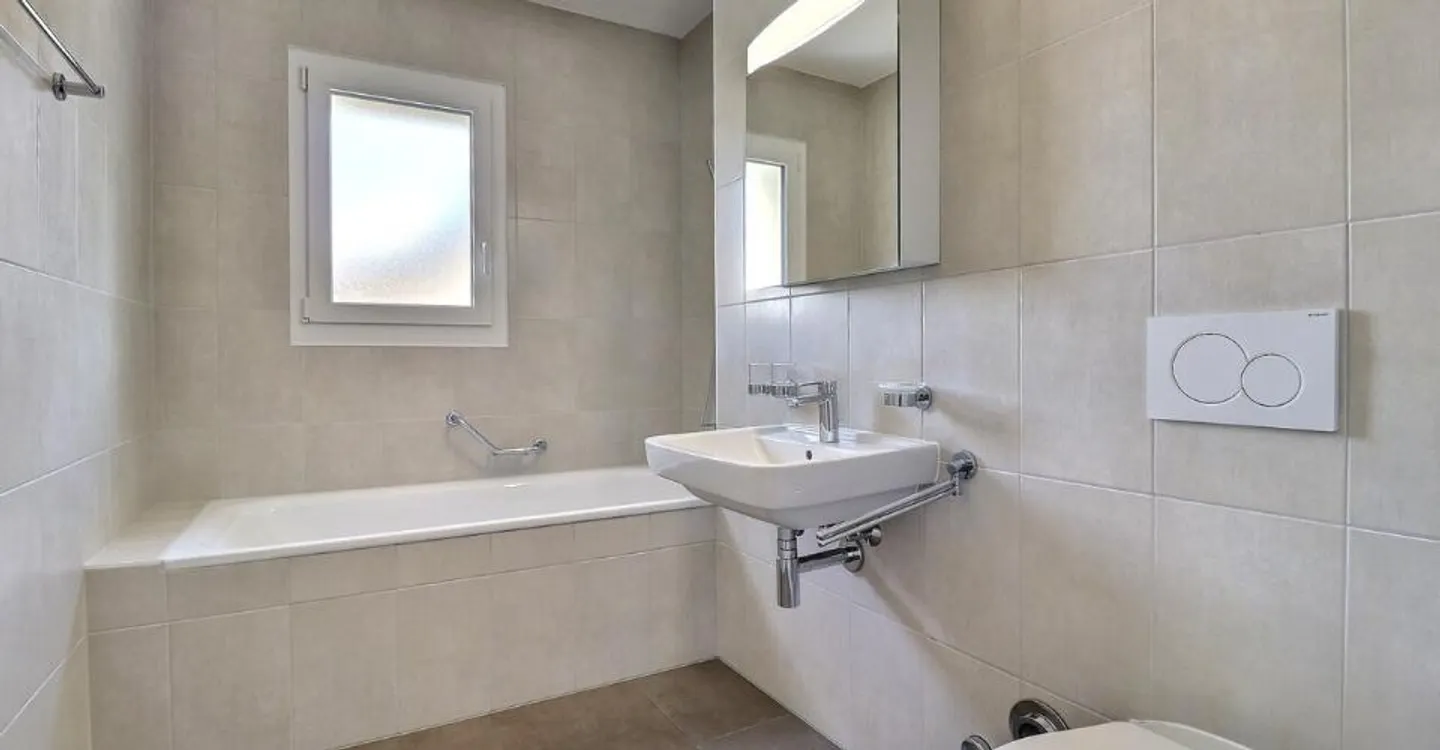 Magnificent 4.5 room apartment of 96 m2 with large balcony - Photo 4 of 5
