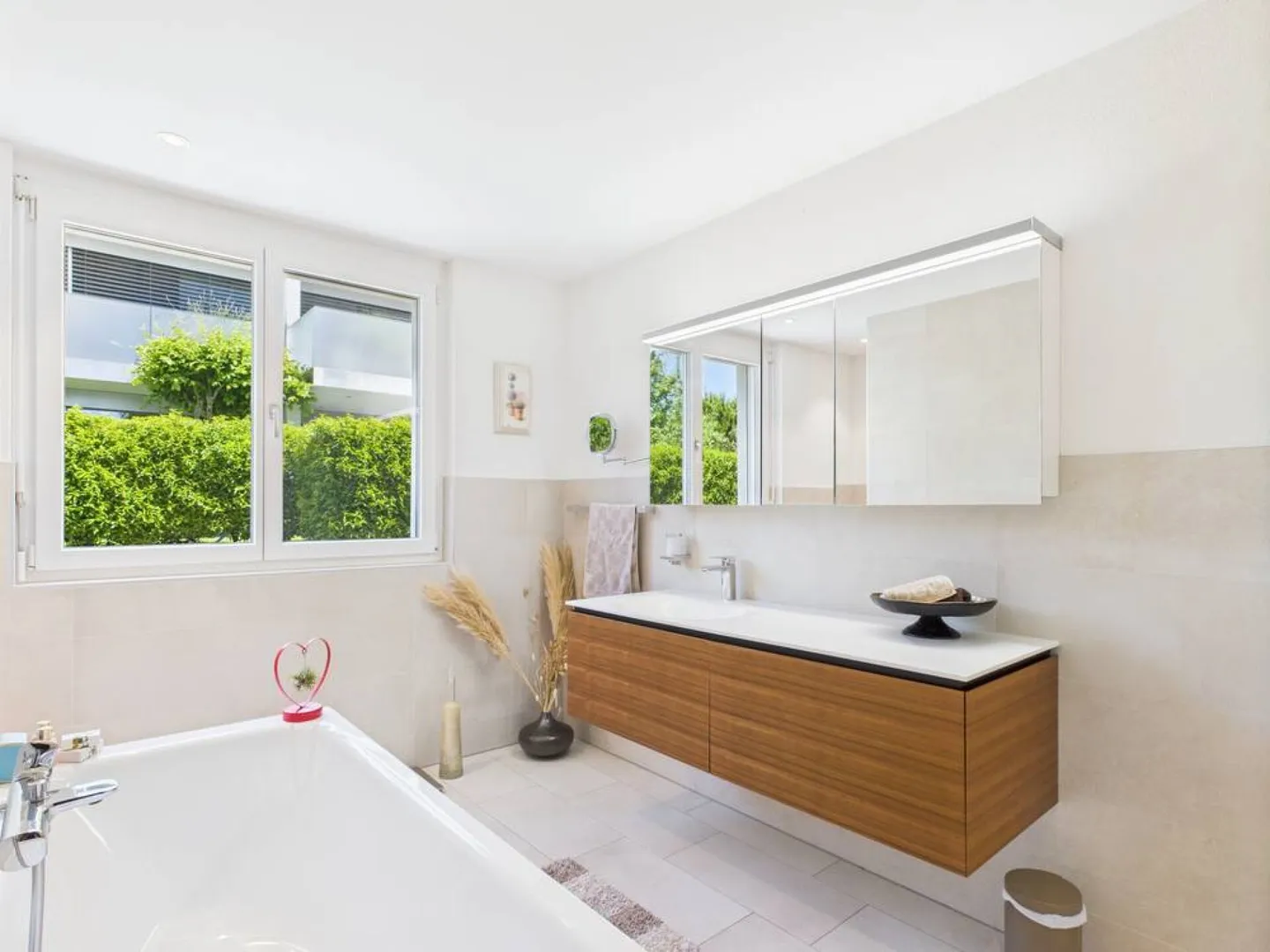 Maison individuelle moderne dans un bon emplacement - Photo 9 sur 15