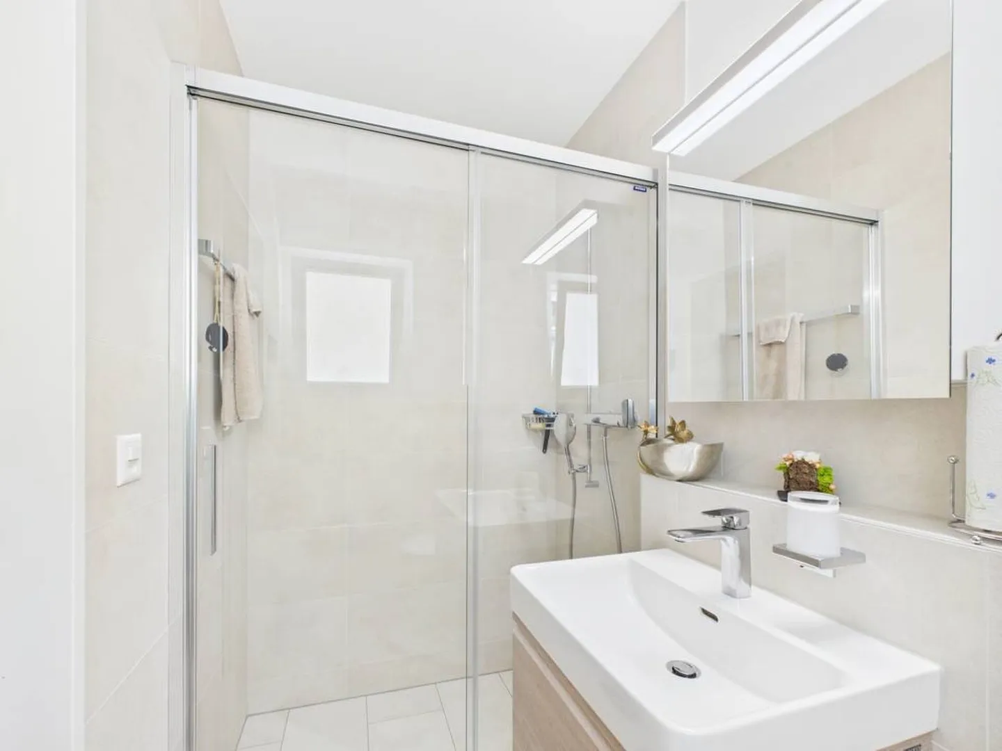 Maison individuelle moderne dans un bon emplacement - Photo 10 sur 15