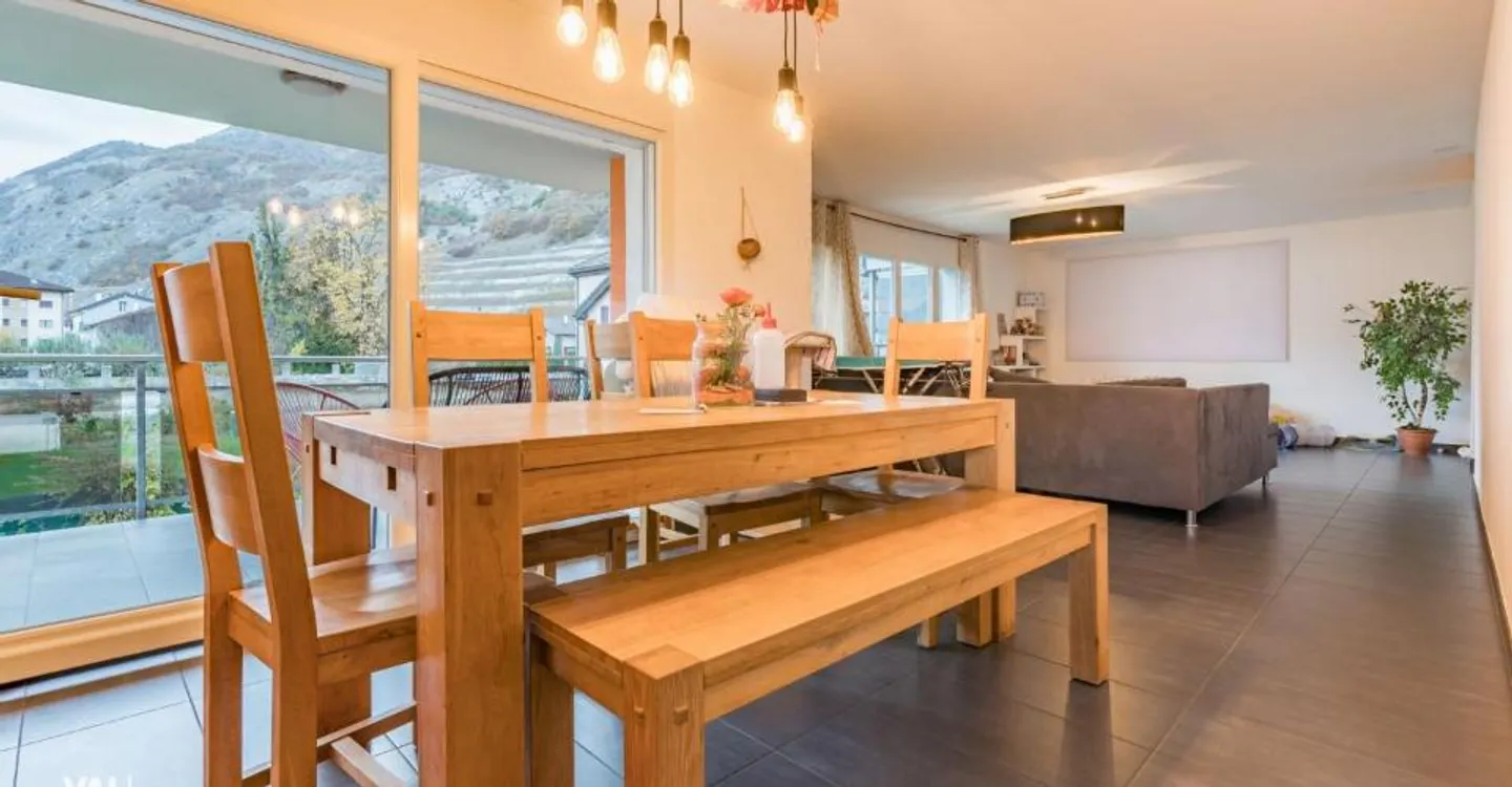 Appartement spacieux avec terrasse - Photo 2 sur 12