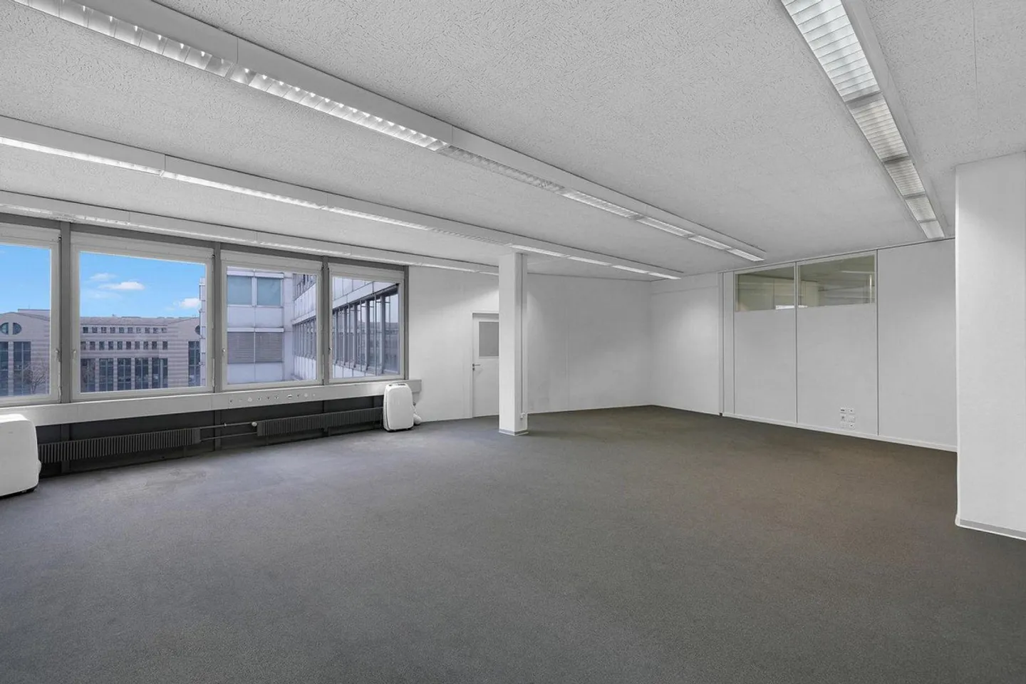 Espace de bureau entièrement aménagé avec un agencement passionnant ! - Photo 5 sur 13