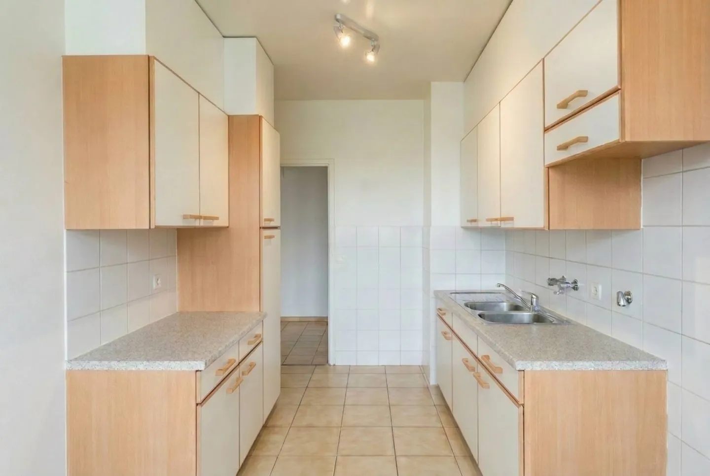 Charmant appartement 4 pièces - Photo 2 sur 8