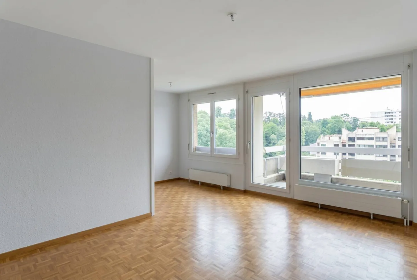Charmant appartement 4 pièces - Photo 3 sur 8