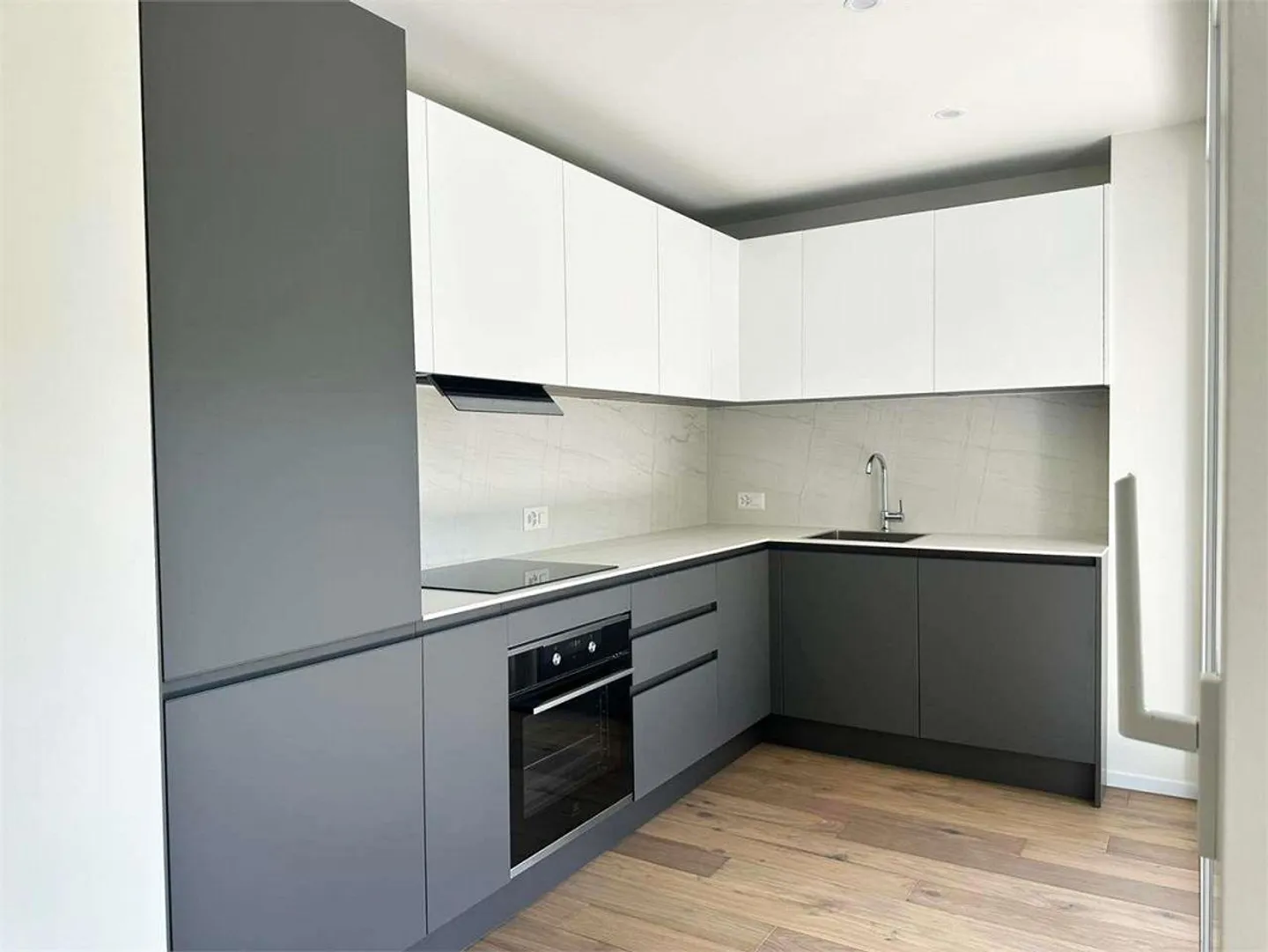 Appartement moderne lumineux de 3,5 pièces - Première location - Photo 3 sur 12