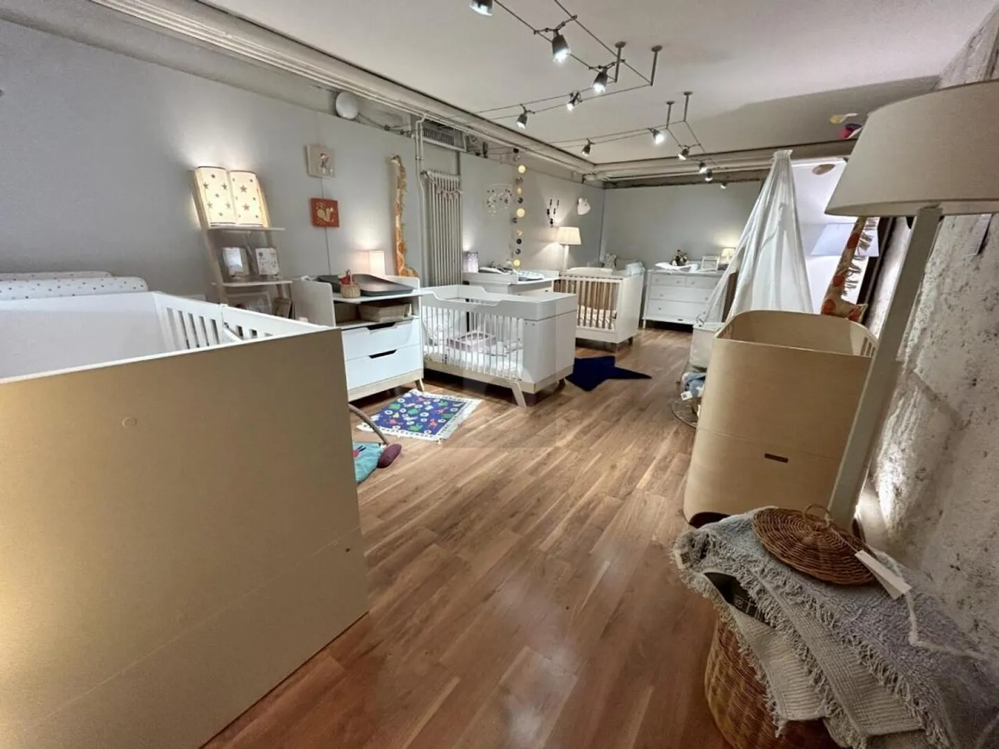 BUSINESS OPPORTUNITY - IDEAL LOCATION - Photo 5 of 6