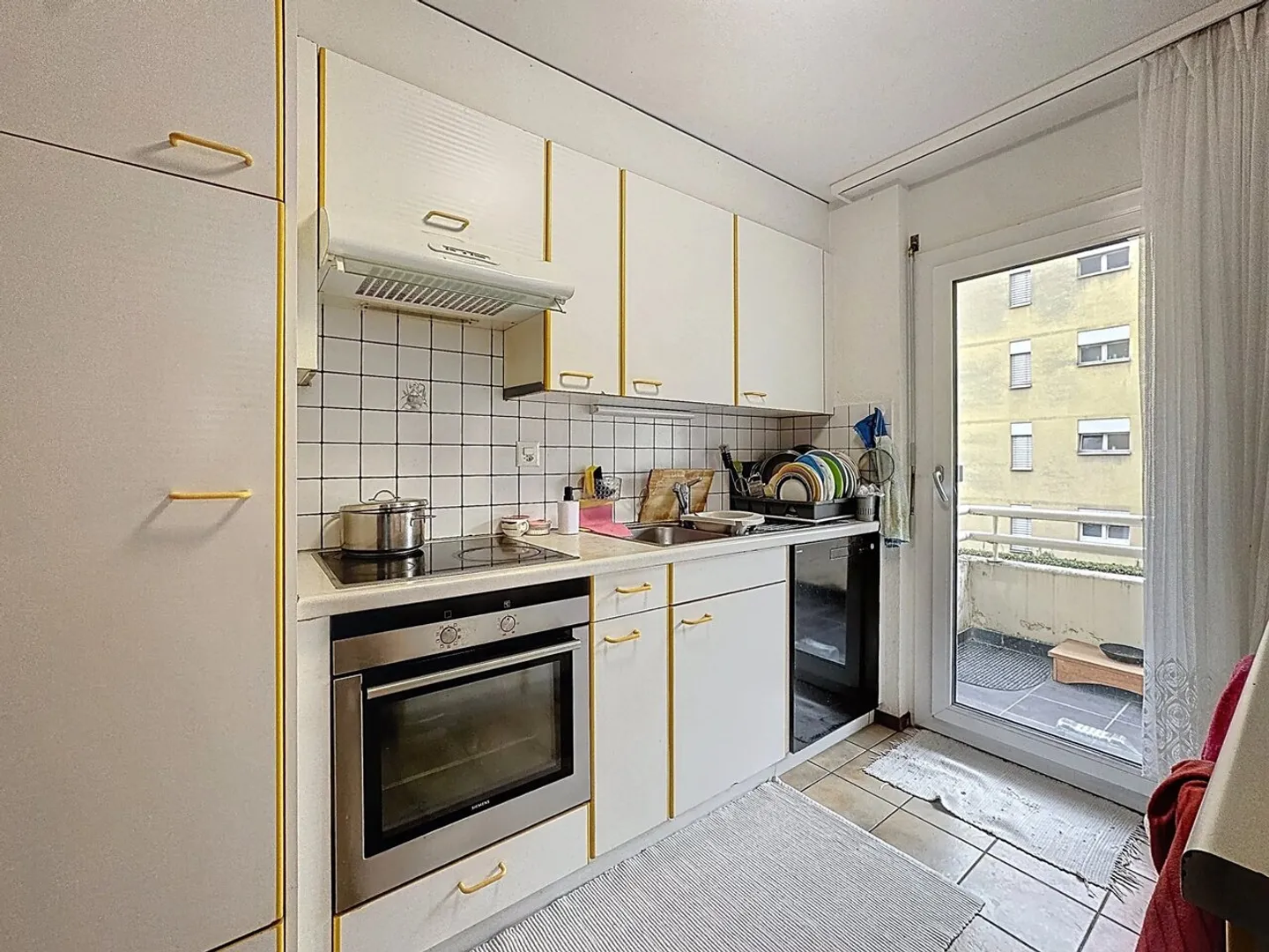 Appartamento spazioso con balconi - Foto 5 di 12