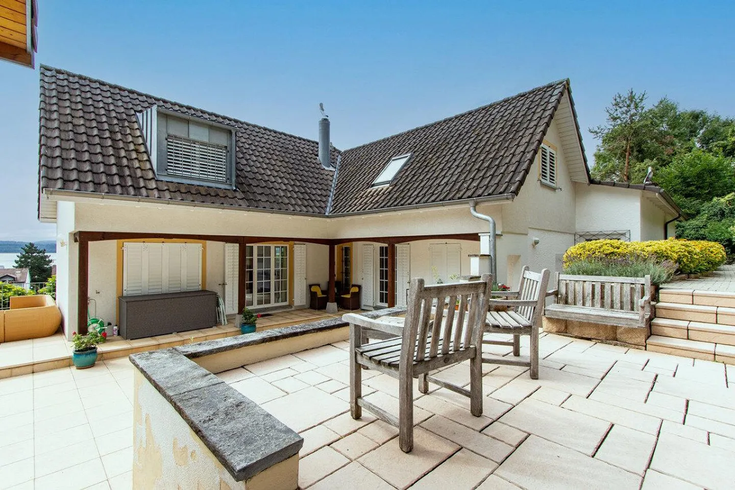 Exclusive villa with breathtaking lake and alpine views as well as pool oasis - Photo 3 of 18