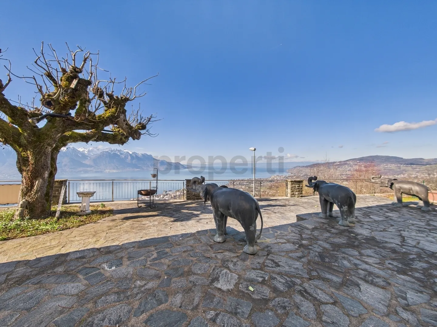Casa prestigiosa con vista lago eccezionale - possibilità di più alloggi - Foto 1 di 11