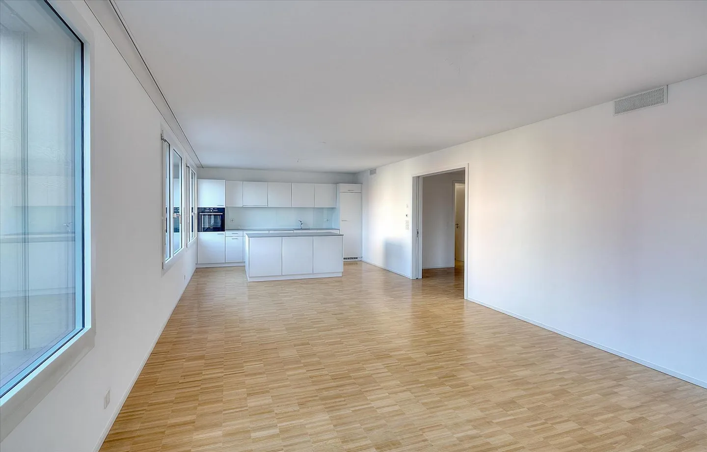 Bellissimo, moderno e spazioso attico appartamento - Foto 2 di 9