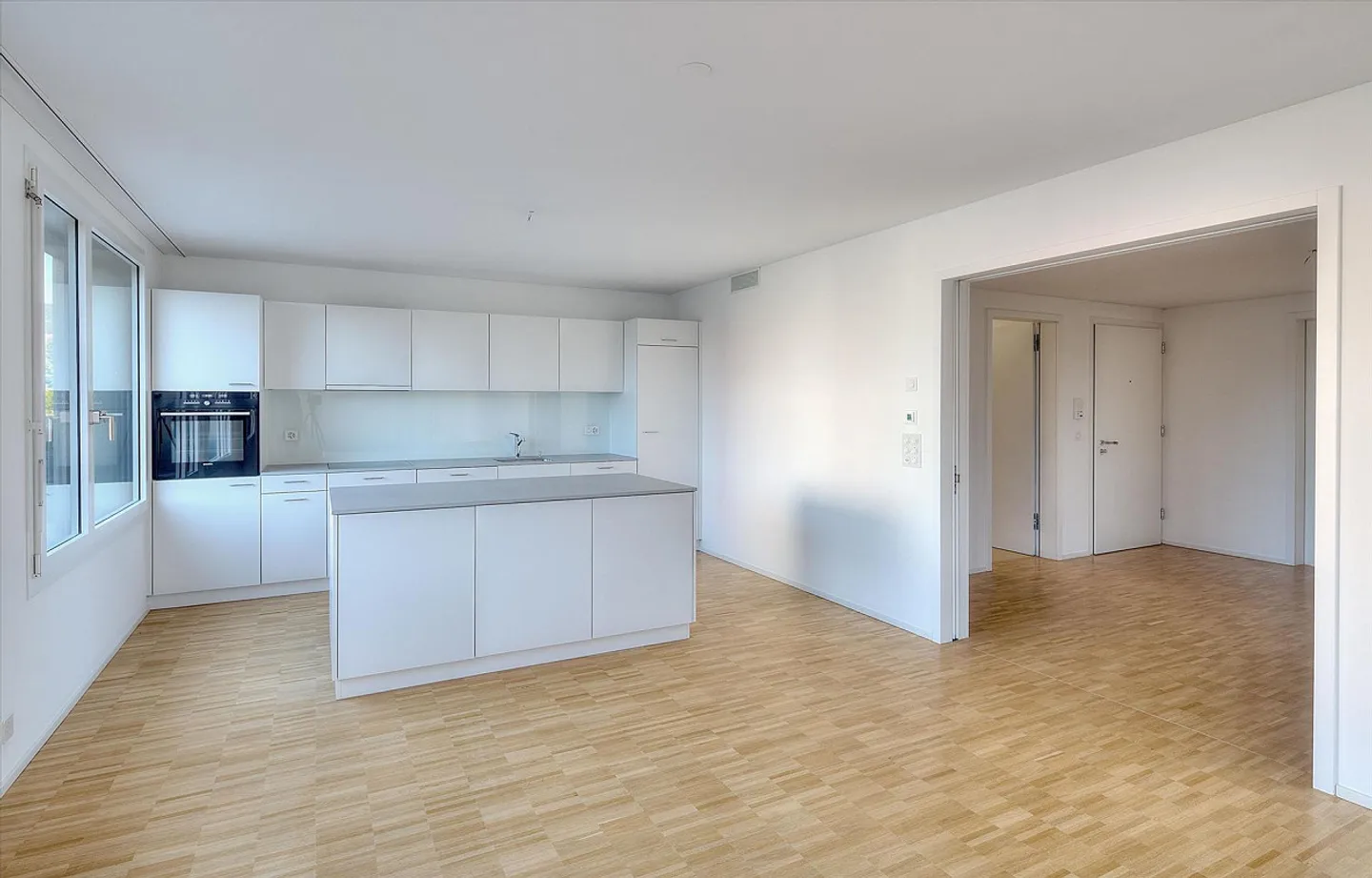 Bellissimo, moderno e spazioso attico appartamento - Foto 3 di 9