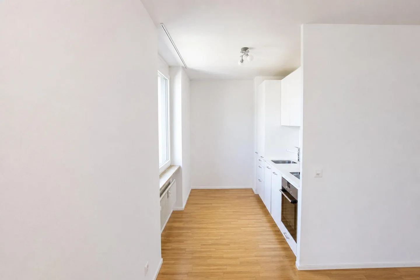 Modern 2-room apartment for rent - Photo 1 of 6