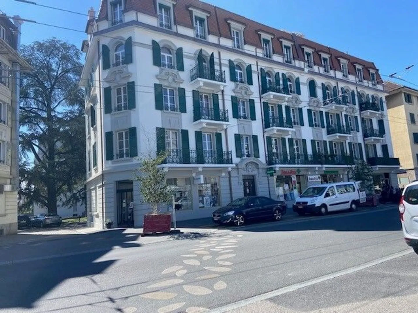 Immeuble mixte à louer - Photo 3 sur 9