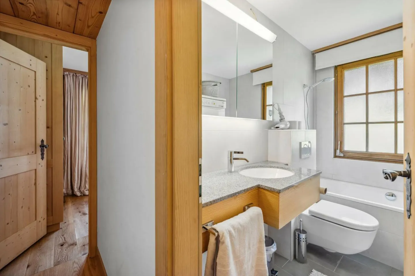 The Granite: Renovated 4-Room Apartment in the Domaine de la Résidence - Photo 13 of 13