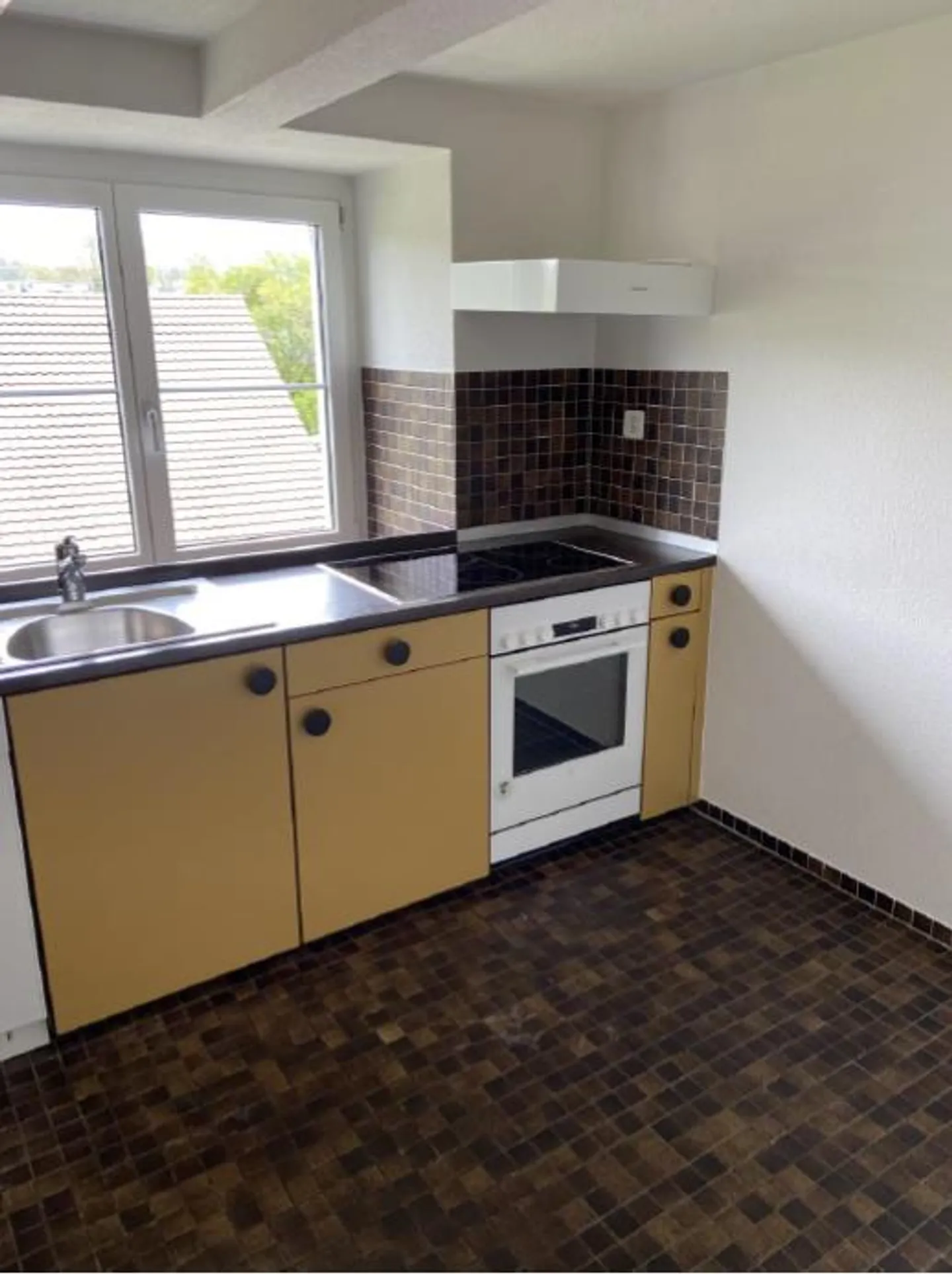 Wohnen in einem gepflegten Riegelbau - Foto 7 von 11