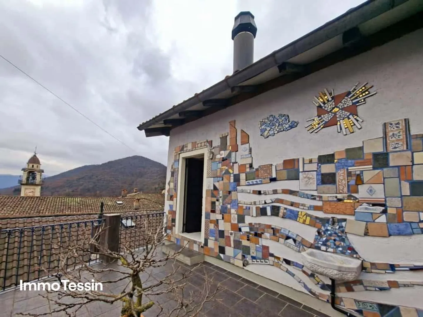 SELTENHEIT: Komplett und mit Liebe zum Detail restauriertes Tessiner Herrenhaus mit einem Hauch von Luxus - Foto 2 von 13