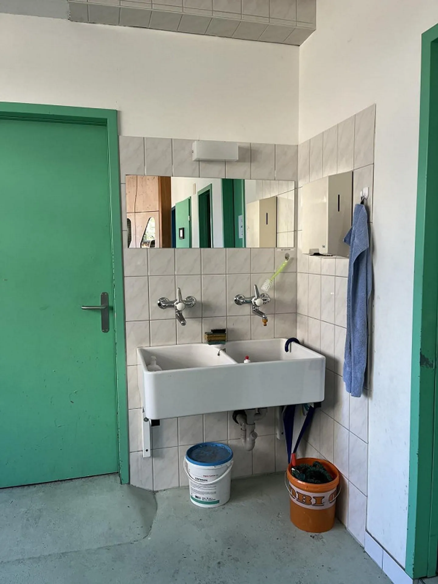 Ampie stanze per uffici/commerciali in affitto vicino a Thun! - Foto 8 di 9