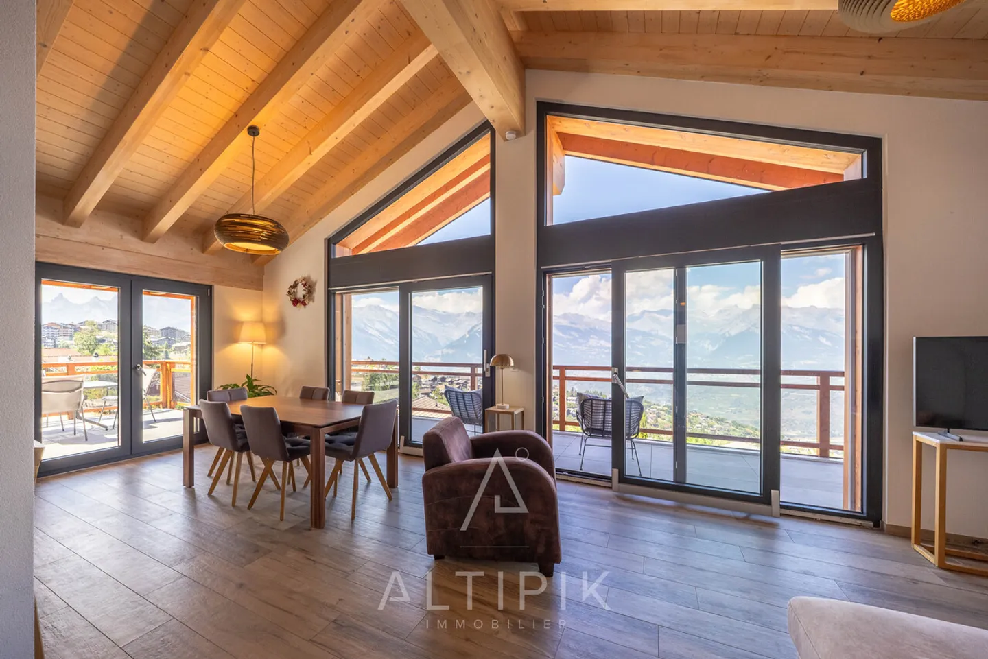 Chalet - Photo 1 of 16