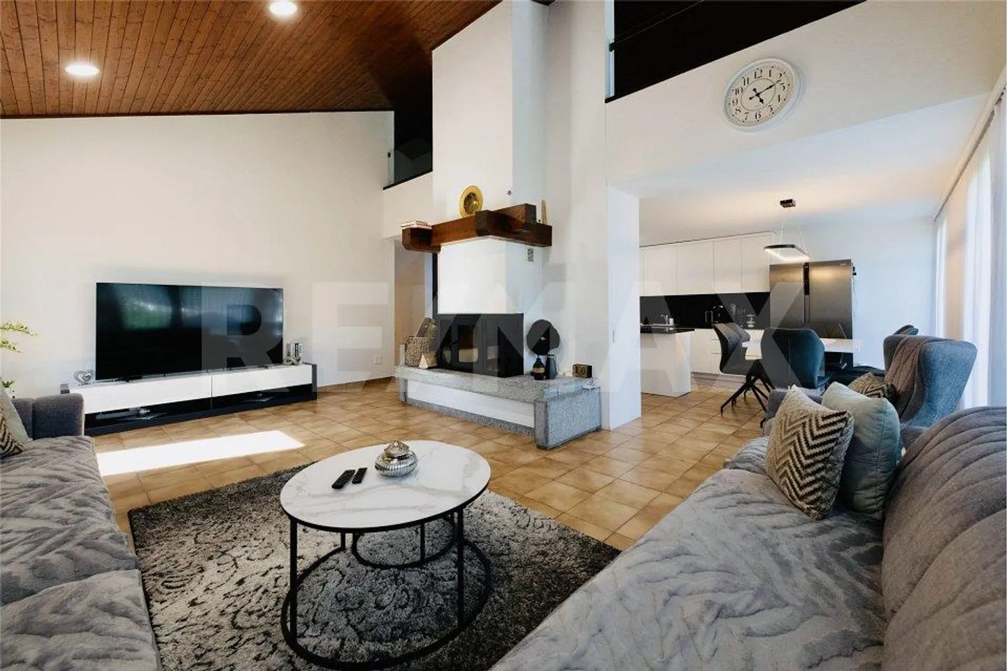 Ideales Haus zum Wohnen oder Investieren - Foto 1 von 13