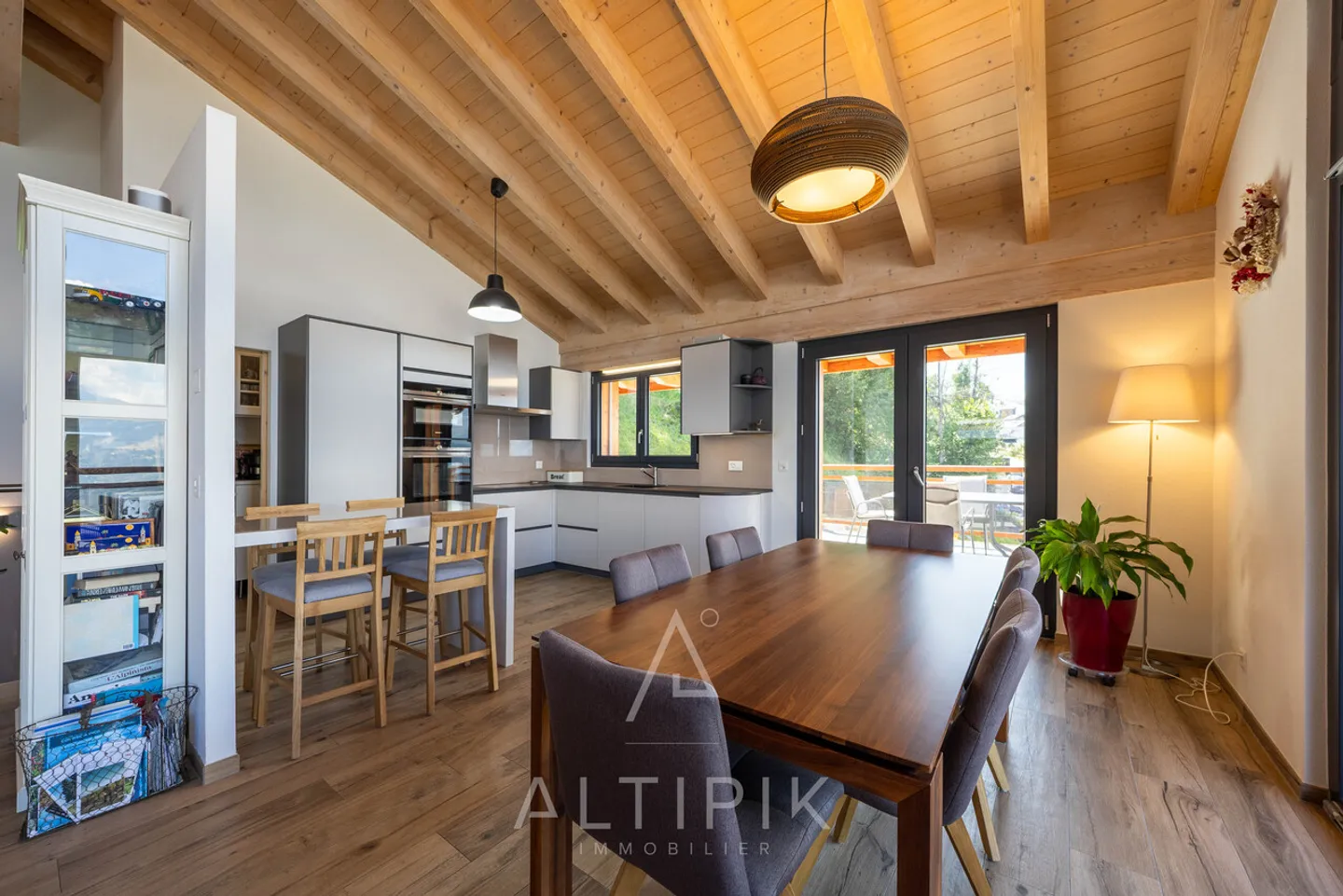 Chalet - Photo 3 of 16