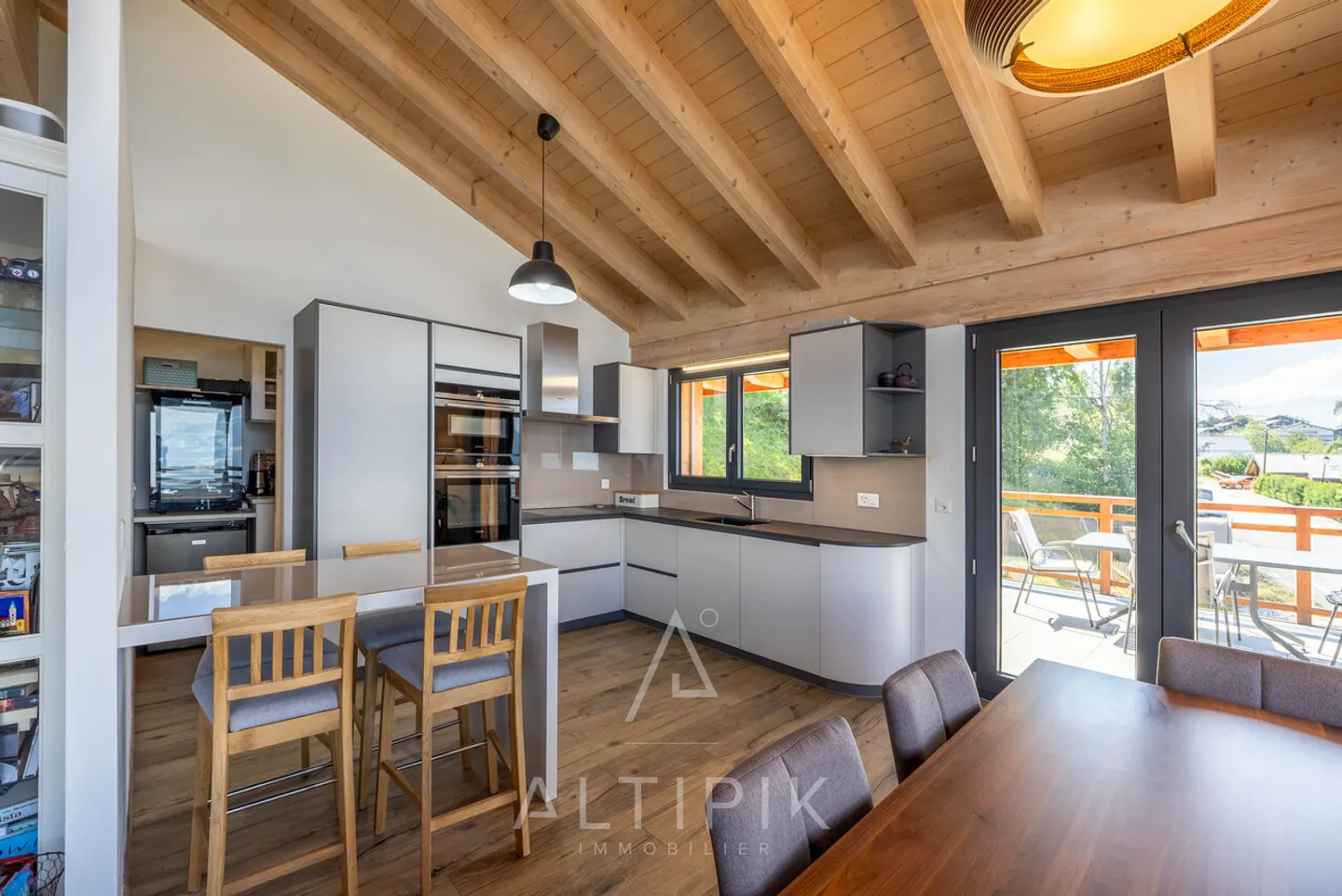 Chalet - Photo 4 of 16