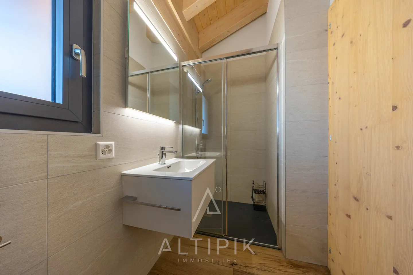 Chalet - Photo 15 of 16