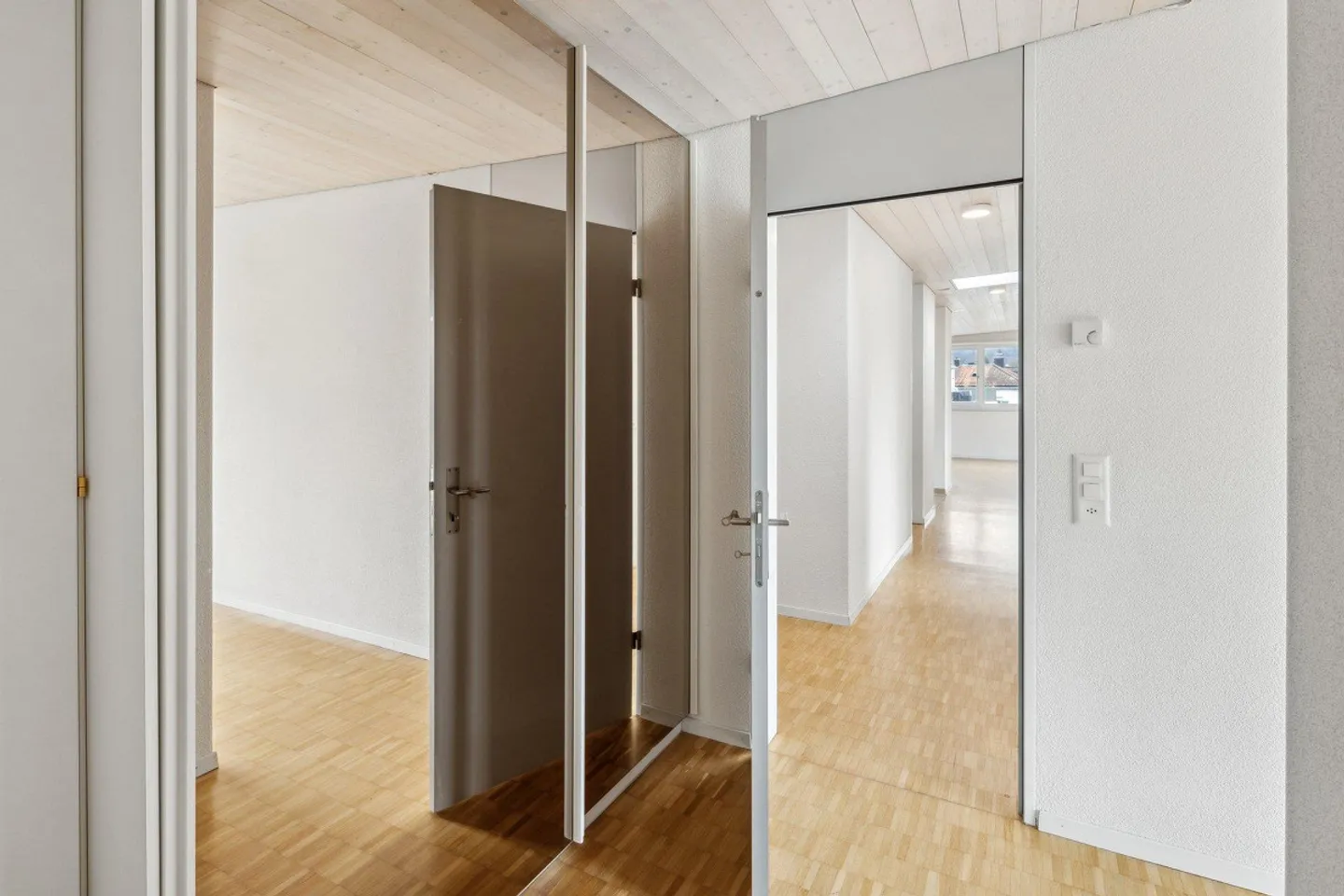 Dreamlike Penthouse Apartment with Large Terrace (54 m2) - Photo 7 of 9
