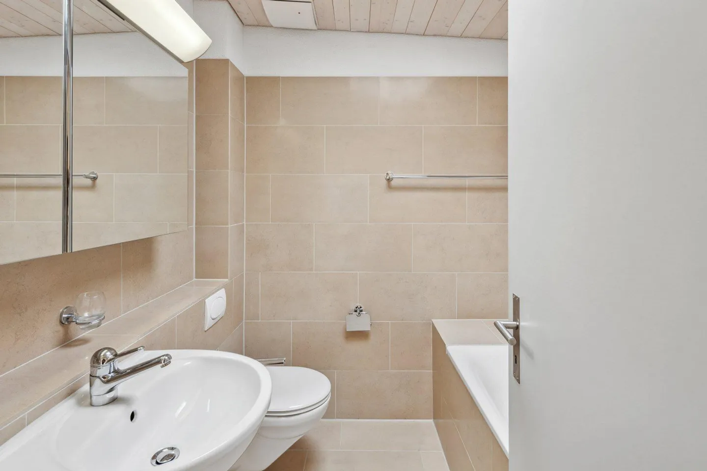 Dreamlike Penthouse Apartment with Large Terrace (54 m2) - Photo 8 of 9