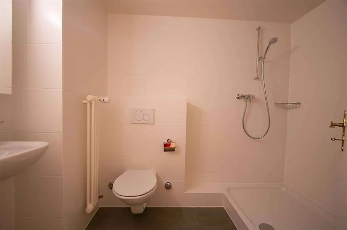 Rental takeover - Studio (1.5 rooms), Geneva (Eaux-Vives) - Photo 2 of 3