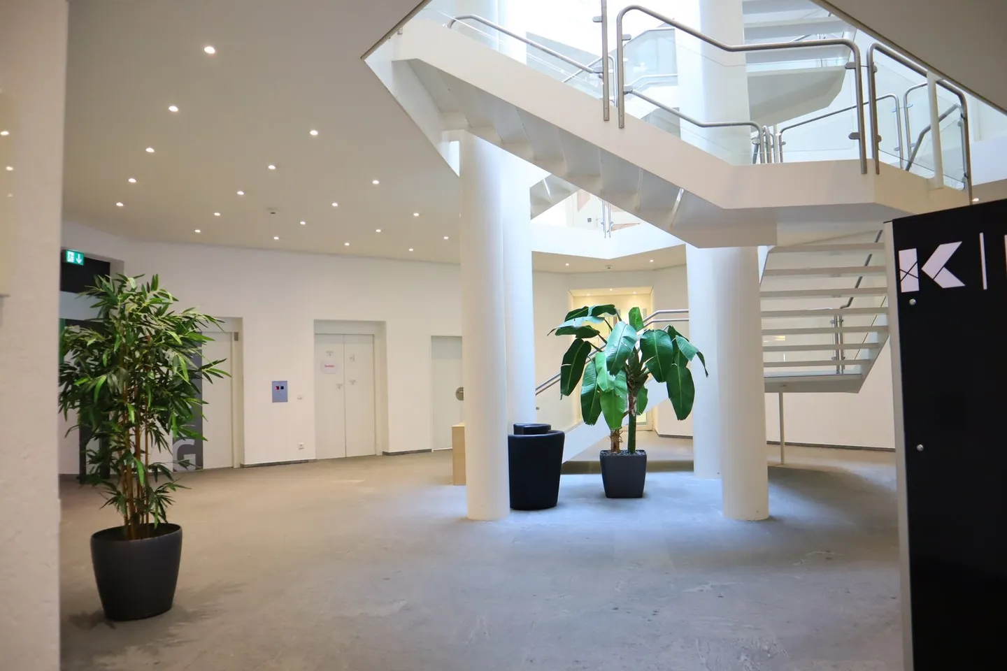 Office with a View: Office Rental in Belp - Photo 9 of 13