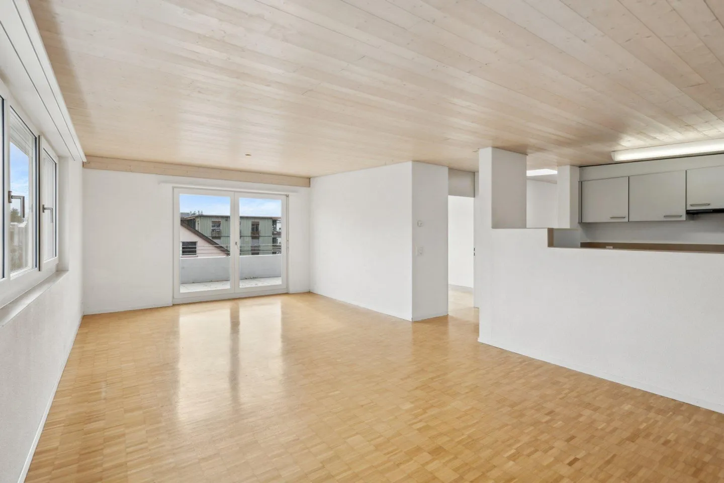 Dreamlike Penthouse Apartment with Large Terrace (54 m2) - Photo 4 of 9