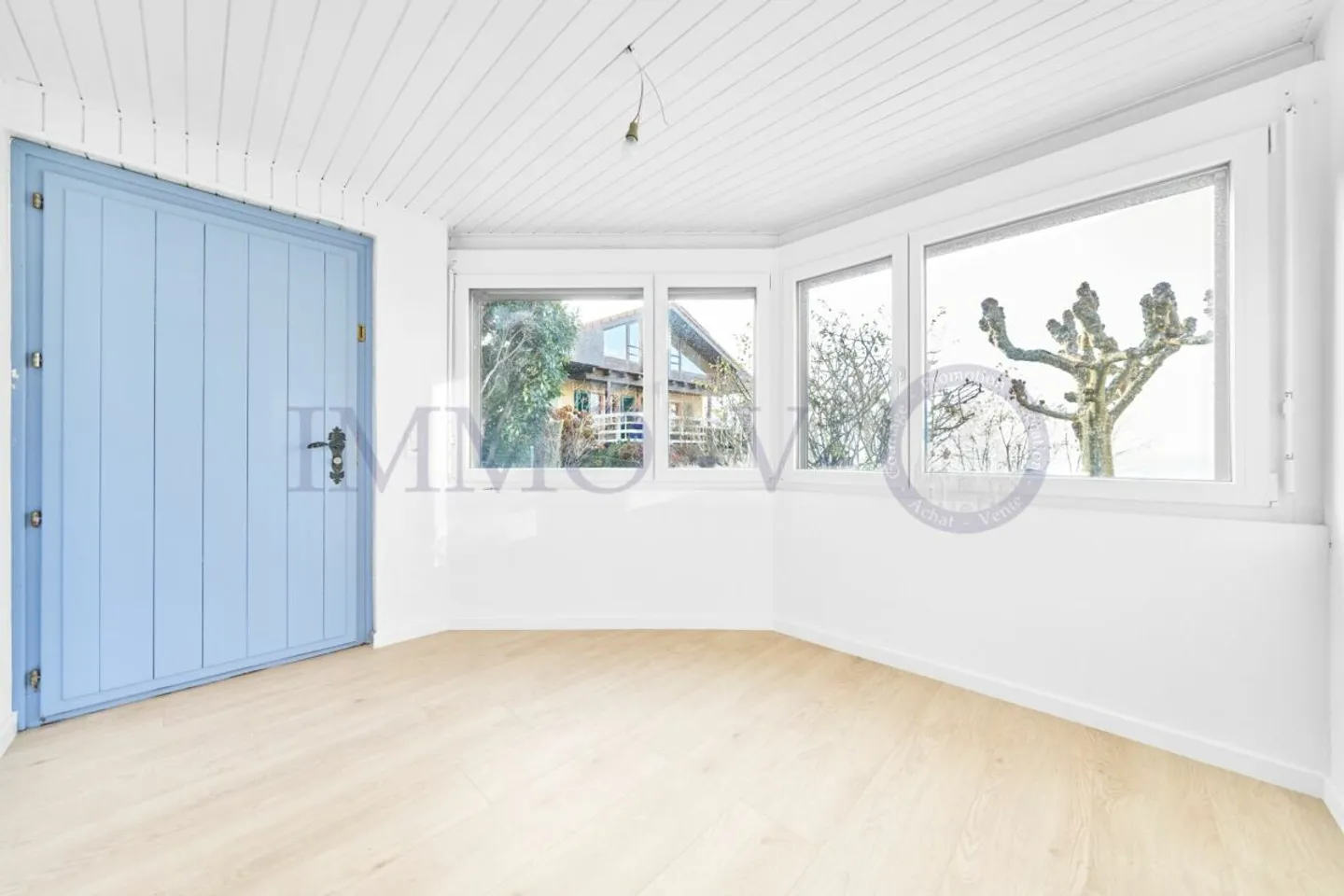 Renovated property with large garden and lake view - 5 rooms + studio - Photo 18 of 20