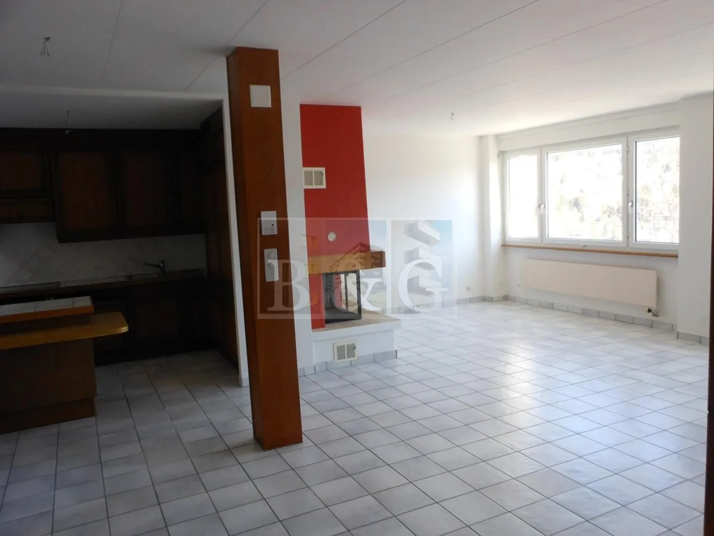 Apartment - Photo 3 of 13