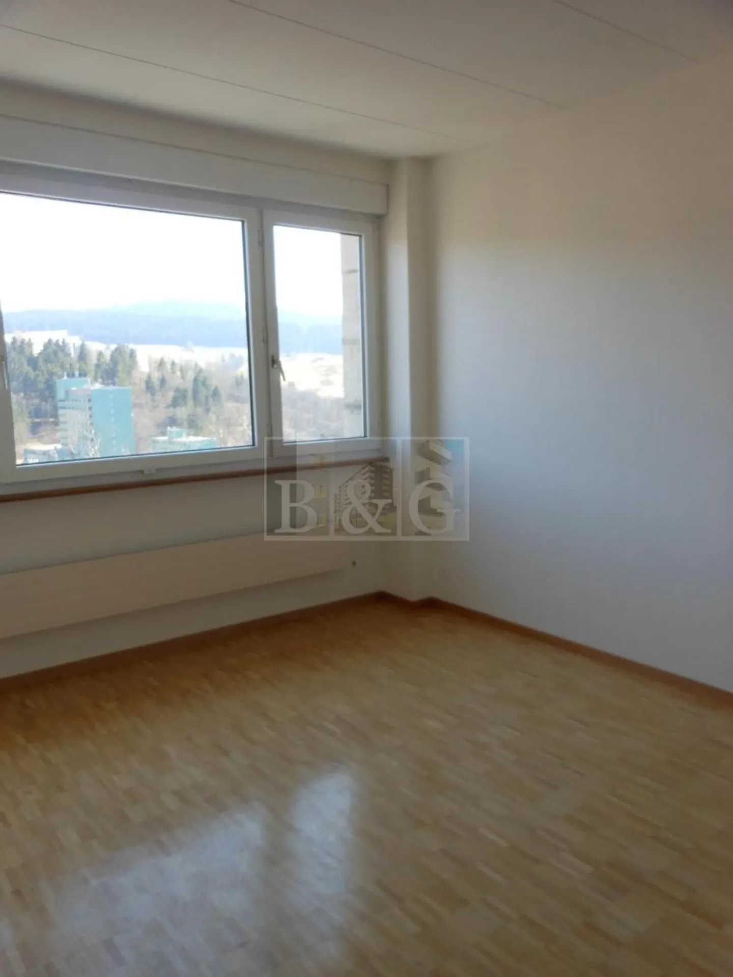 Apartment - Photo 8 of 13