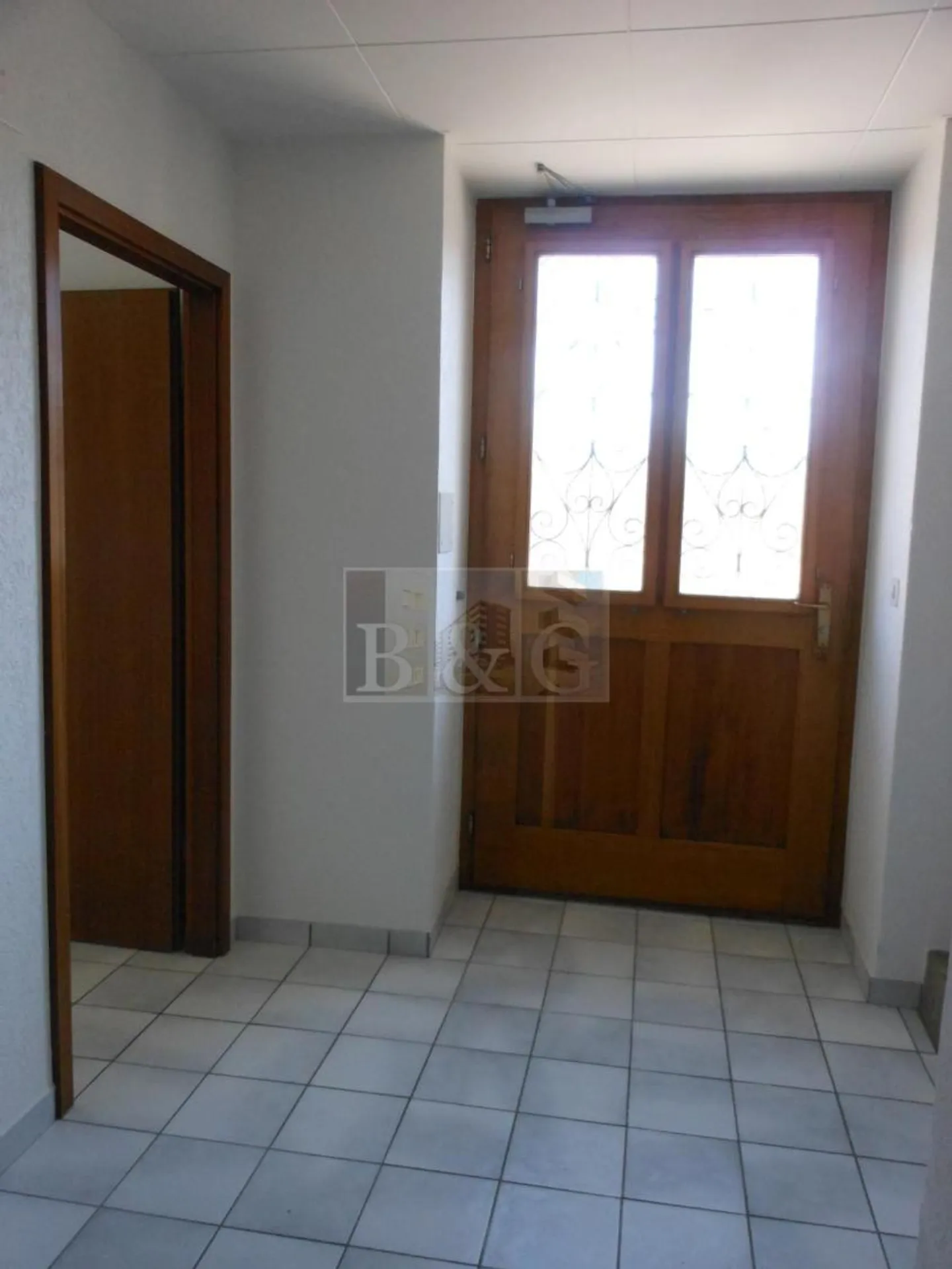 Apartment - Photo 11 of 13