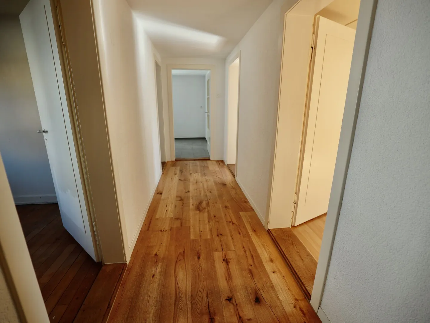 Ideale per famiglie: appartamento con giardino di 4,5 stanze - Foto 4 di 13