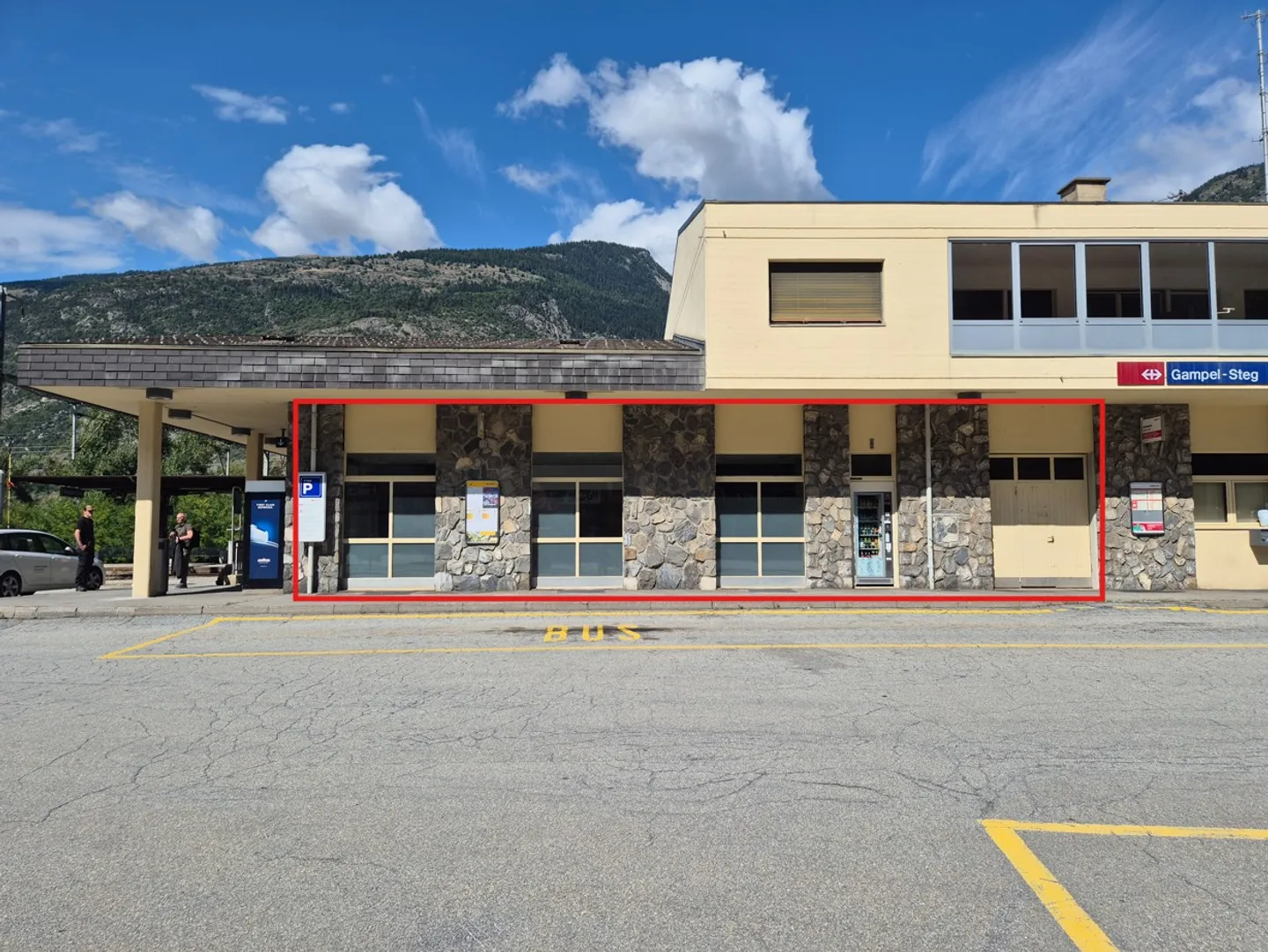 Spazio commerciale attraente presso la stazione di Gampel-Steg - disponibile dalla fine del 2027 - Foto 1 di 6