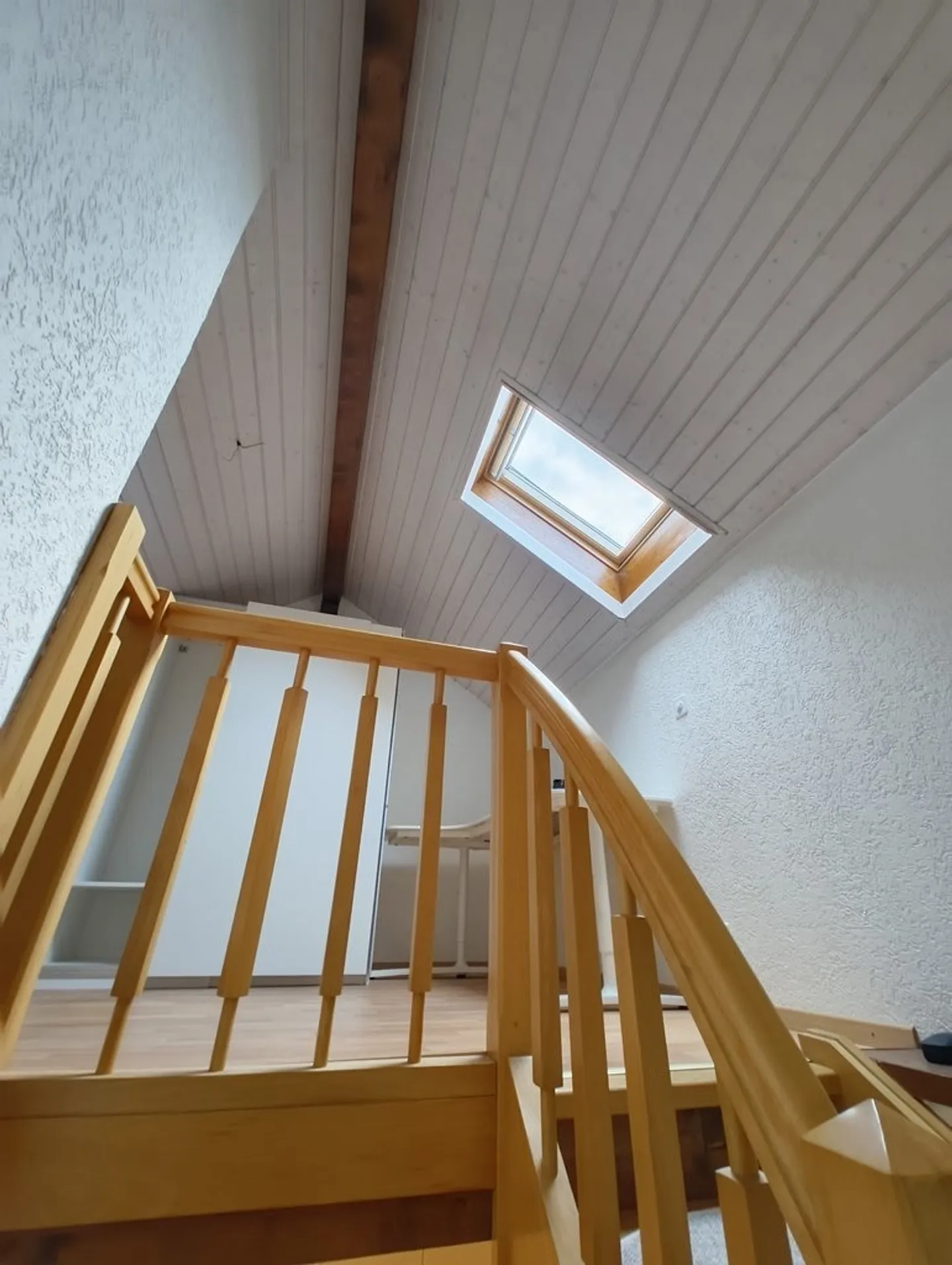 Magnifico triplex luminoso in una vecchia casa di villaggio - Foto 11 di 12