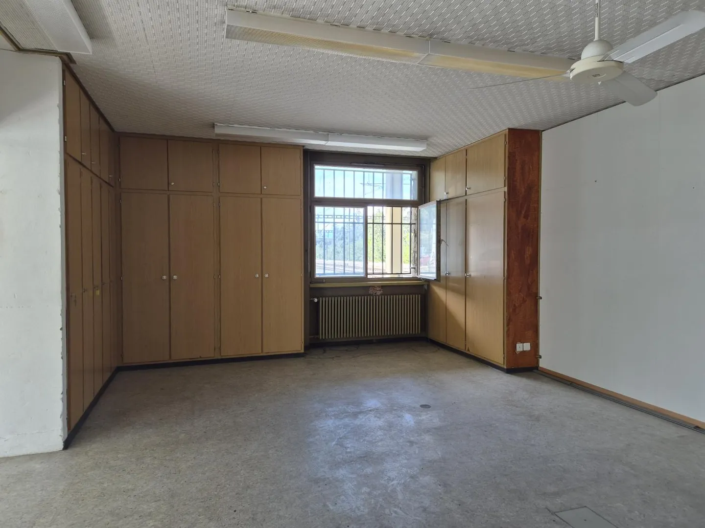 Spazio commerciale attraente presso la stazione di Gampel-Steg - disponibile dalla fine del 2027 - Foto 3 di 6