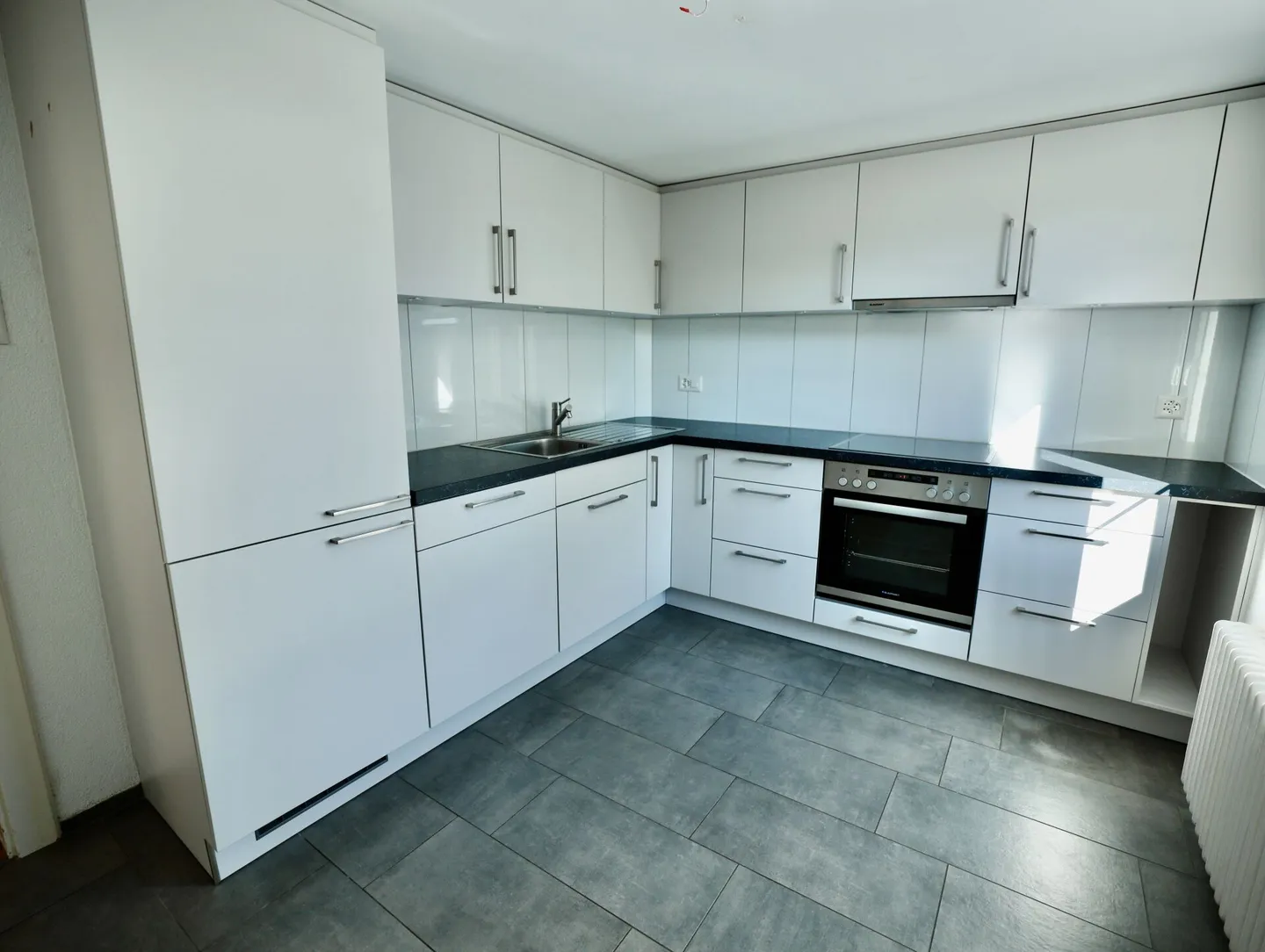 Ideale per famiglie: appartamento con giardino di 4,5 stanze - Foto 5 di 13