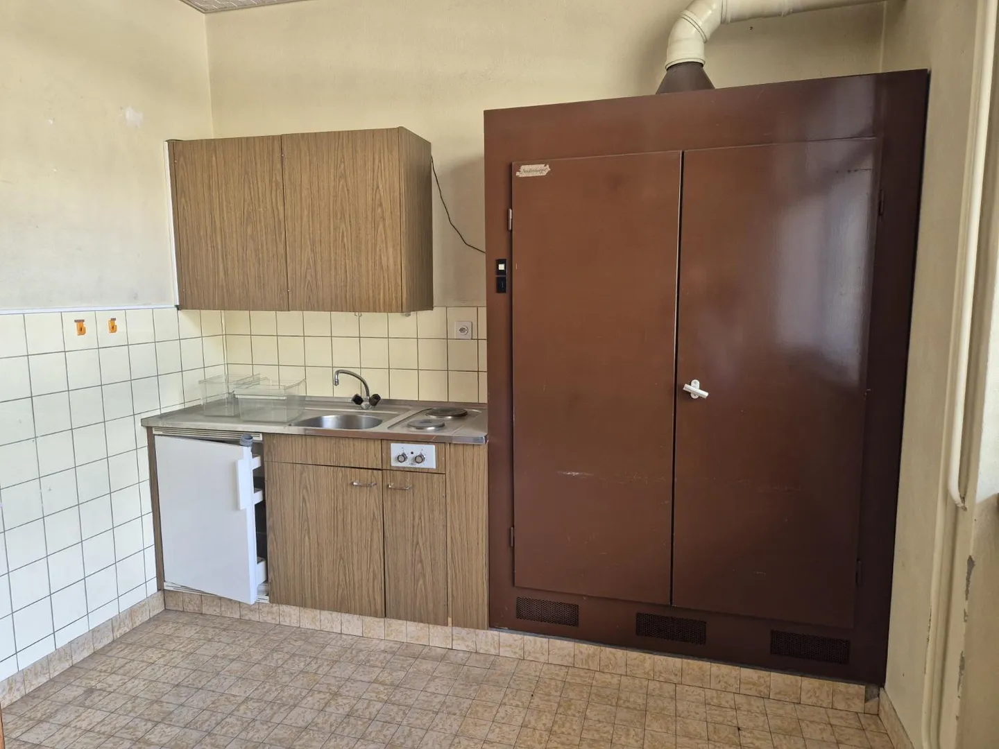 Spazio commerciale attraente presso la stazione di Gampel-Steg - disponibile dalla fine del 2027 - Foto 4 di 6