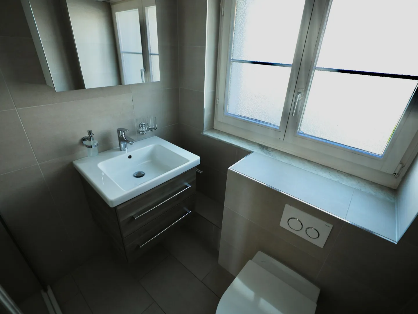 Ideale per famiglie: appartamento con giardino di 4,5 stanze - Foto 6 di 13