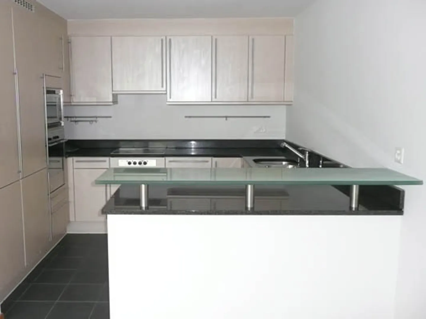 Charming Apartment in Zurich Seefeld - Photo 4 of 6