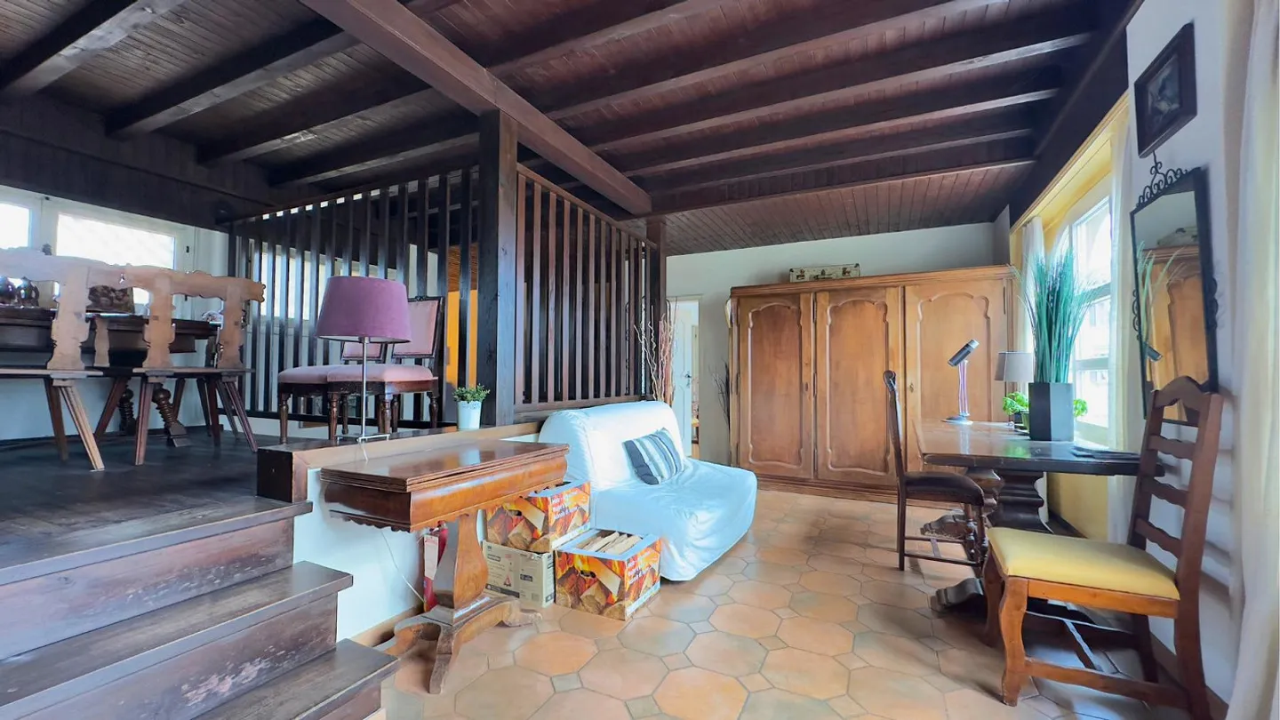 VENDESI AMPIA CASA BIFAMILIARE CON GIARDINO - Foto 13 di 20