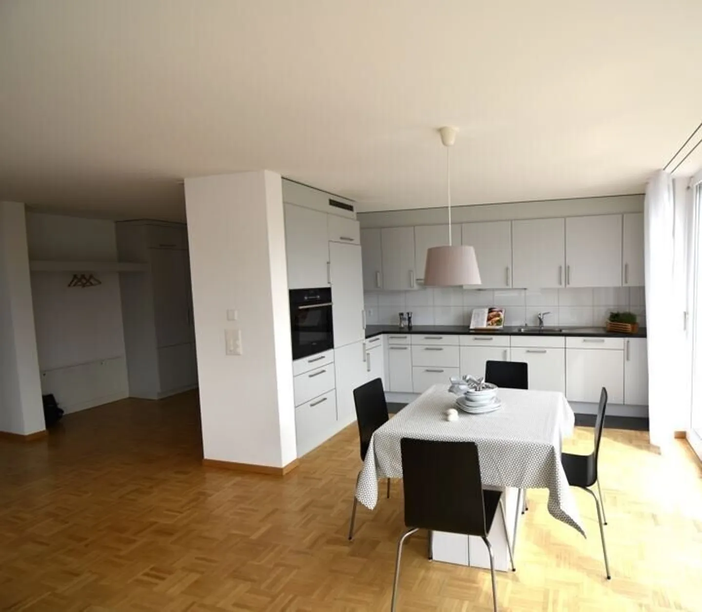 Un Début Heureux dans un Appartement - Photo 2 sur 4