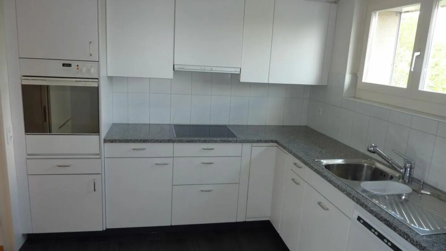 Appartamento attico spazioso in affitto - Foto 6 di 9